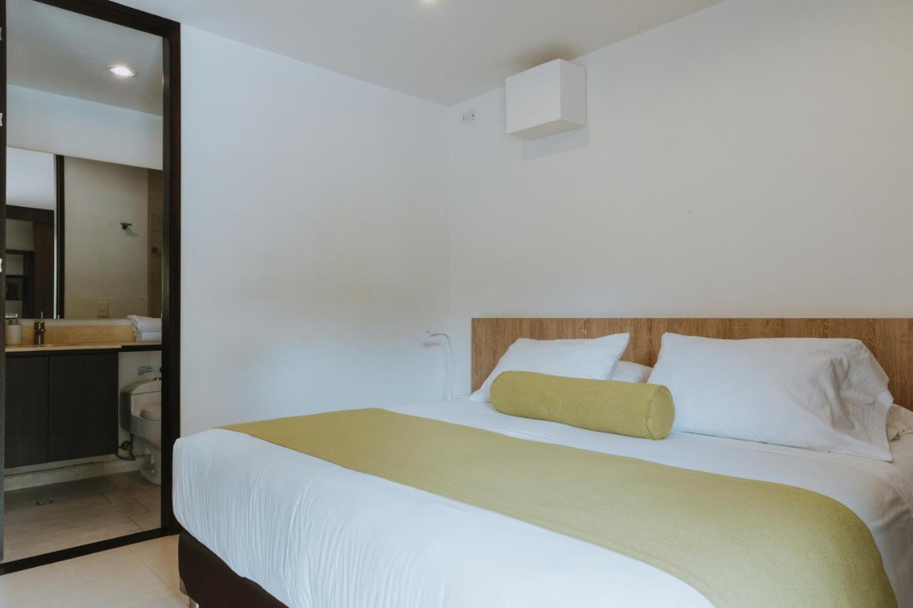 Travelers Rio Verde Living Suites Рионегро Екстериор снимка