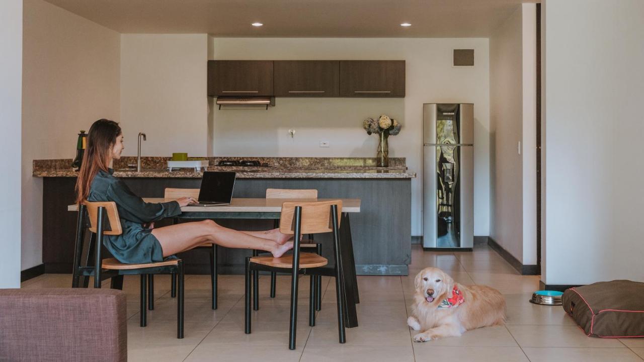 Travelers Rio Verde Living Suites Рионегро Екстериор снимка