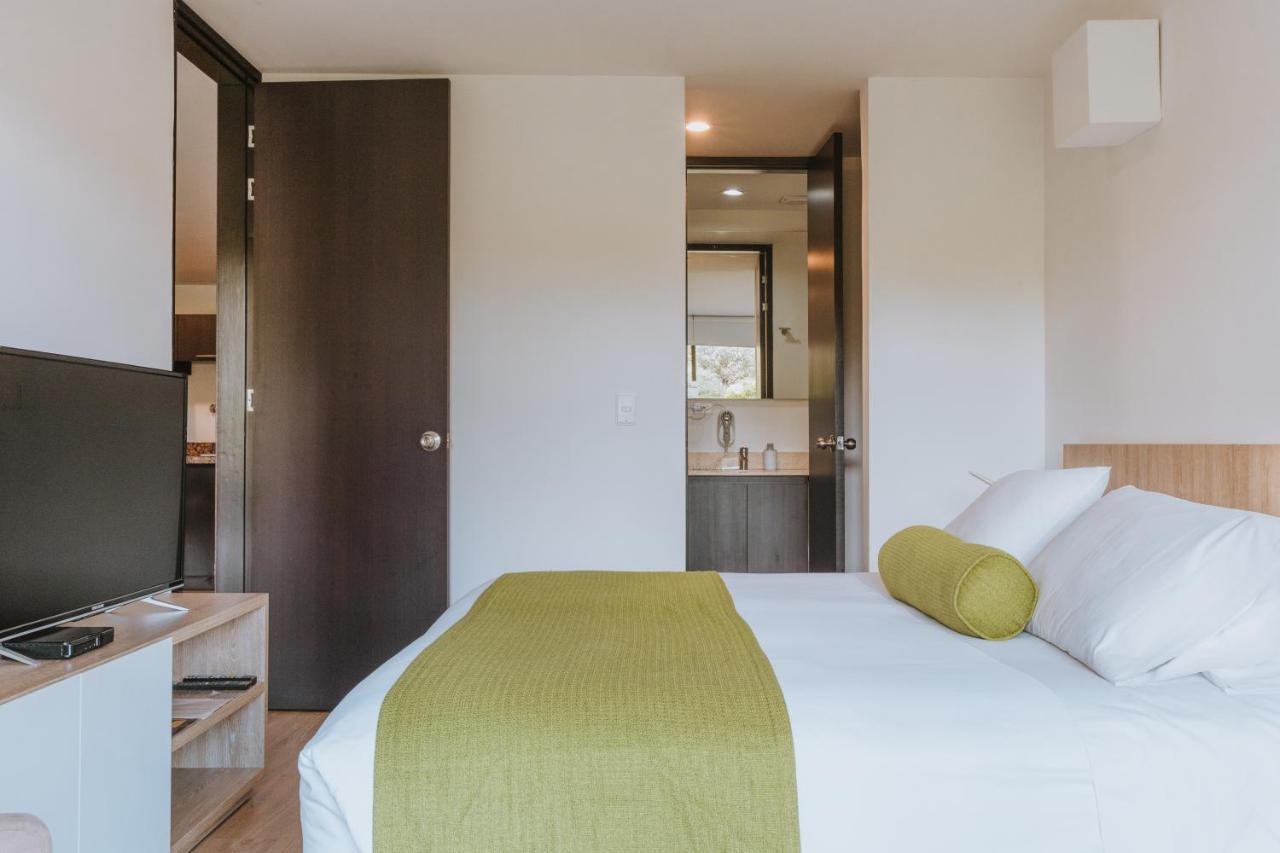 Travelers Rio Verde Living Suites Рионегро Екстериор снимка
