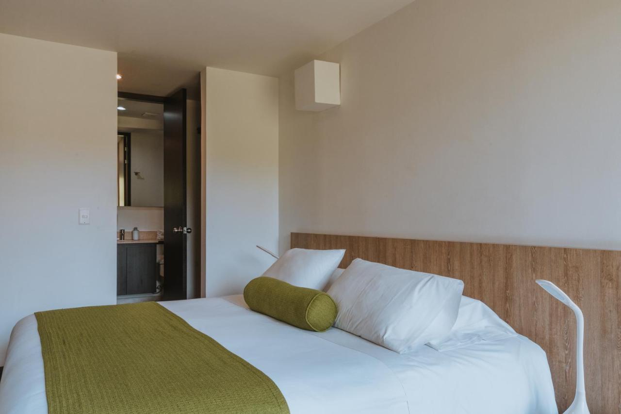 Travelers Rio Verde Living Suites Рионегро Екстериор снимка