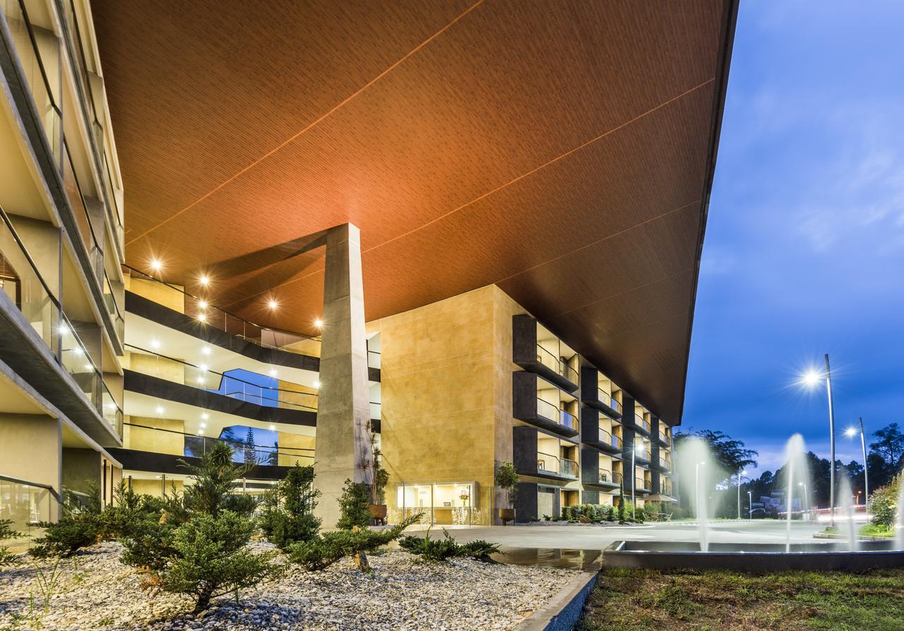 Travelers Rio Verde Living Suites Рионегро Екстериор снимка